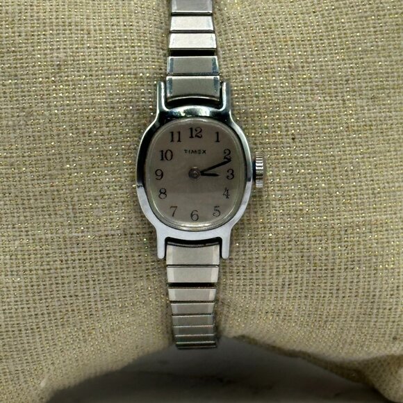 Vintage Timex Watch Women Silver Tone Dainty Stretch Band Manual Wind 6" - Picture 1 of 13
